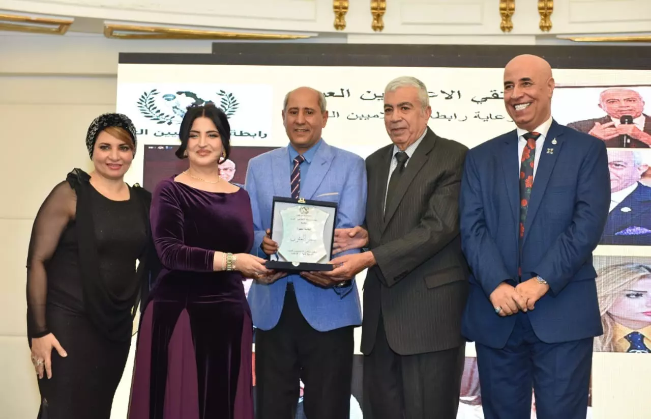 E31cae734ecd3a2a7b21c2d69f026664