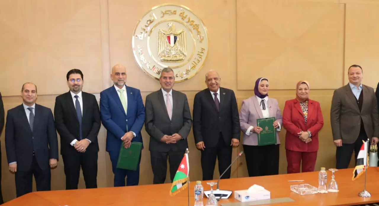 Eee00046a621c5764c2eb3bb896c3528