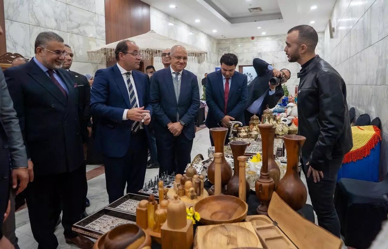 38d0e450659782b0ab984df23d8623e3