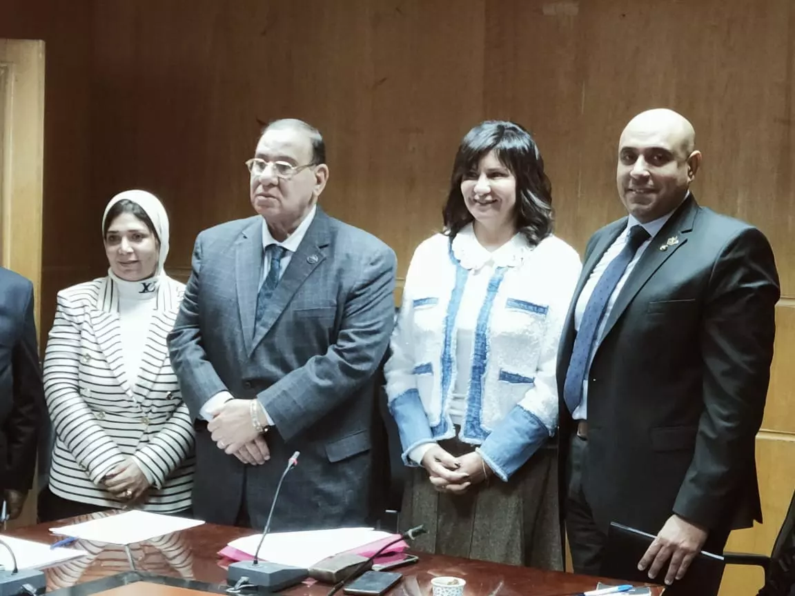 697769eb7d216194ef9a39e231e574df