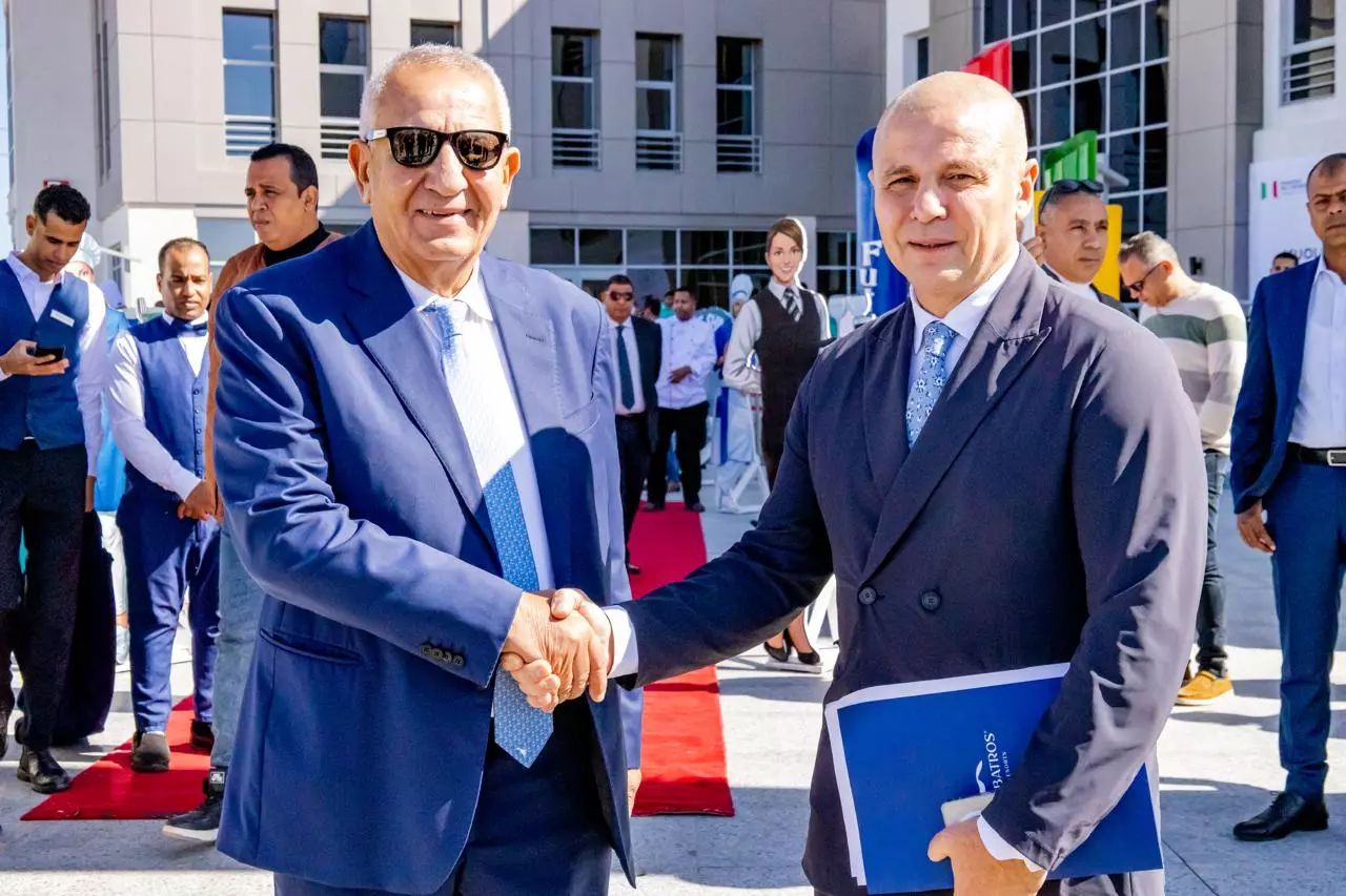 7b82ab7e1c0b48aa13ee54b820e02db8