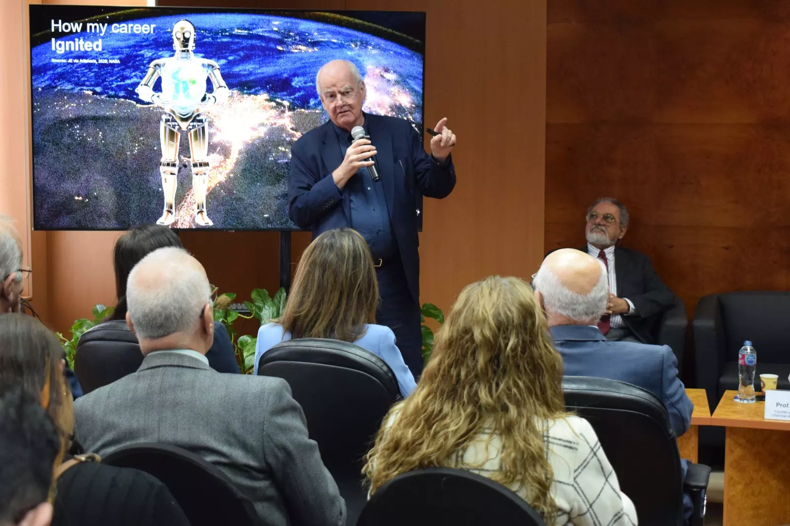 30a9d9bf61de4f9c5f54def5c7e43d0c