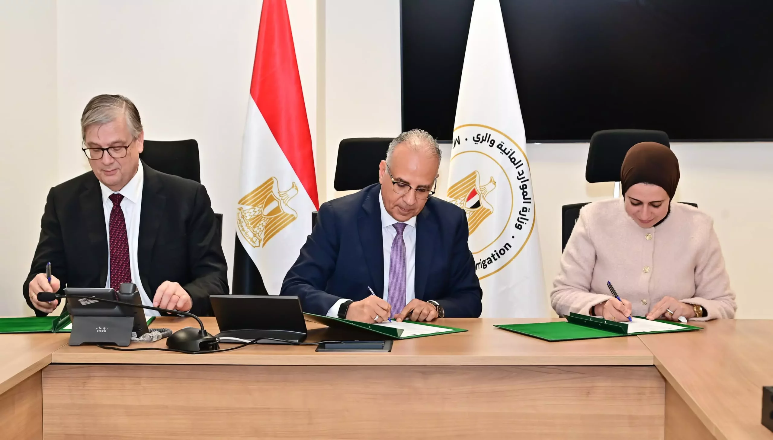 3953153d647dd9646d969d51a0dc01e2