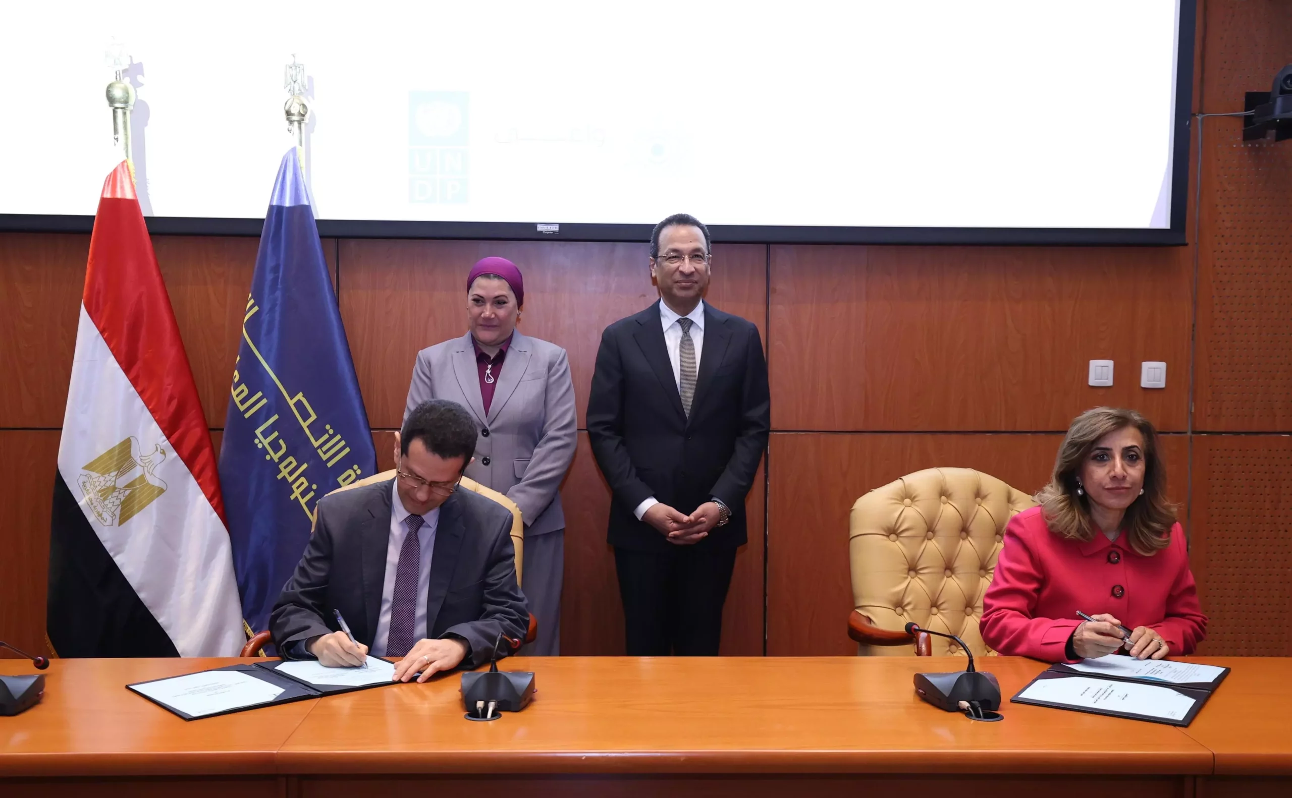 69a04a427bb9a4e67d6c0fd77d1963ff