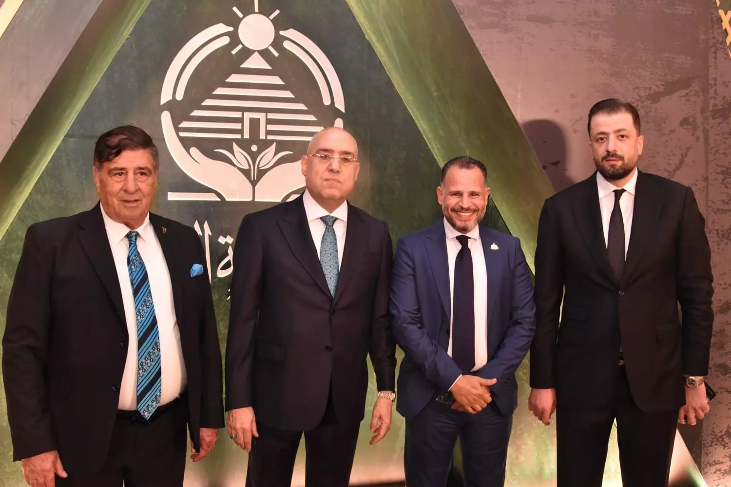 0ba0a0f42939e4ae78a3203ad244707e