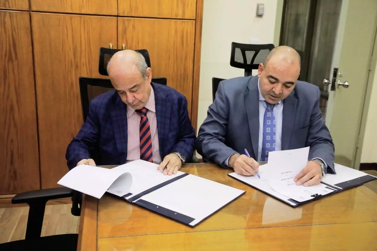 227a76e29ce0bdf4fbc14d2ffee5971d