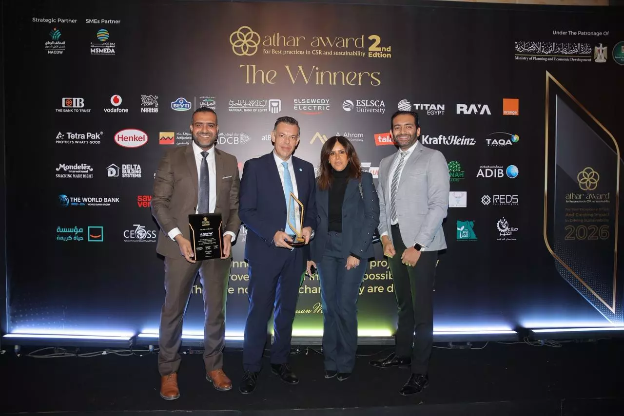 استثمارات 170 مليون جنيه لإنشاء أول خط لإعادة تدوير عبوات الكرتون تدعم فوز "تتراباك مصر" بجائزة "أثر"