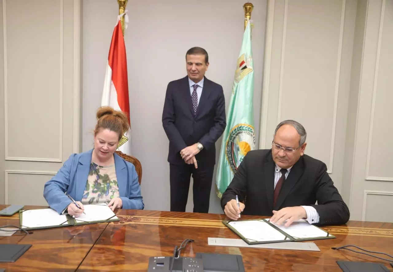 7ee636a5b7803062cbcd3d042f12c2c1