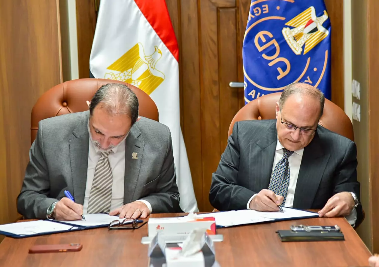 Ee5ee32a793c9e4059ffaf6b7fd45b39