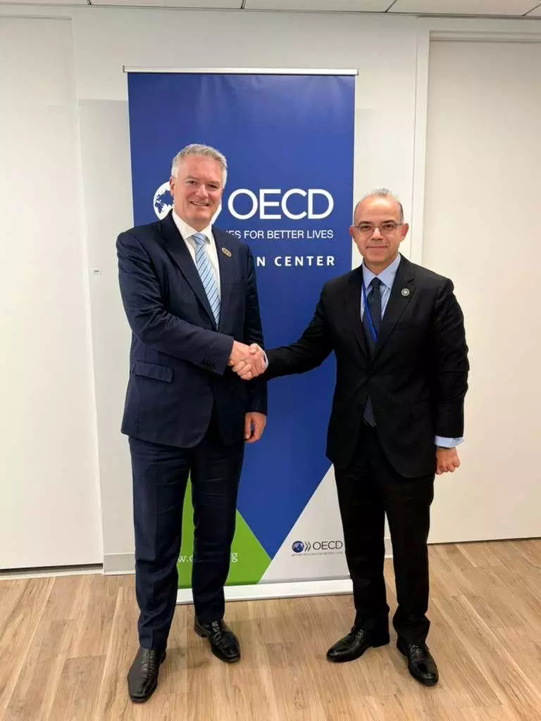 141036c74d97f7295e89d41f3498a5f5