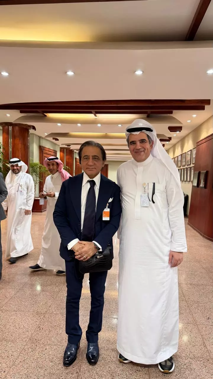 33e45faca00430899c0e32d279e6327f