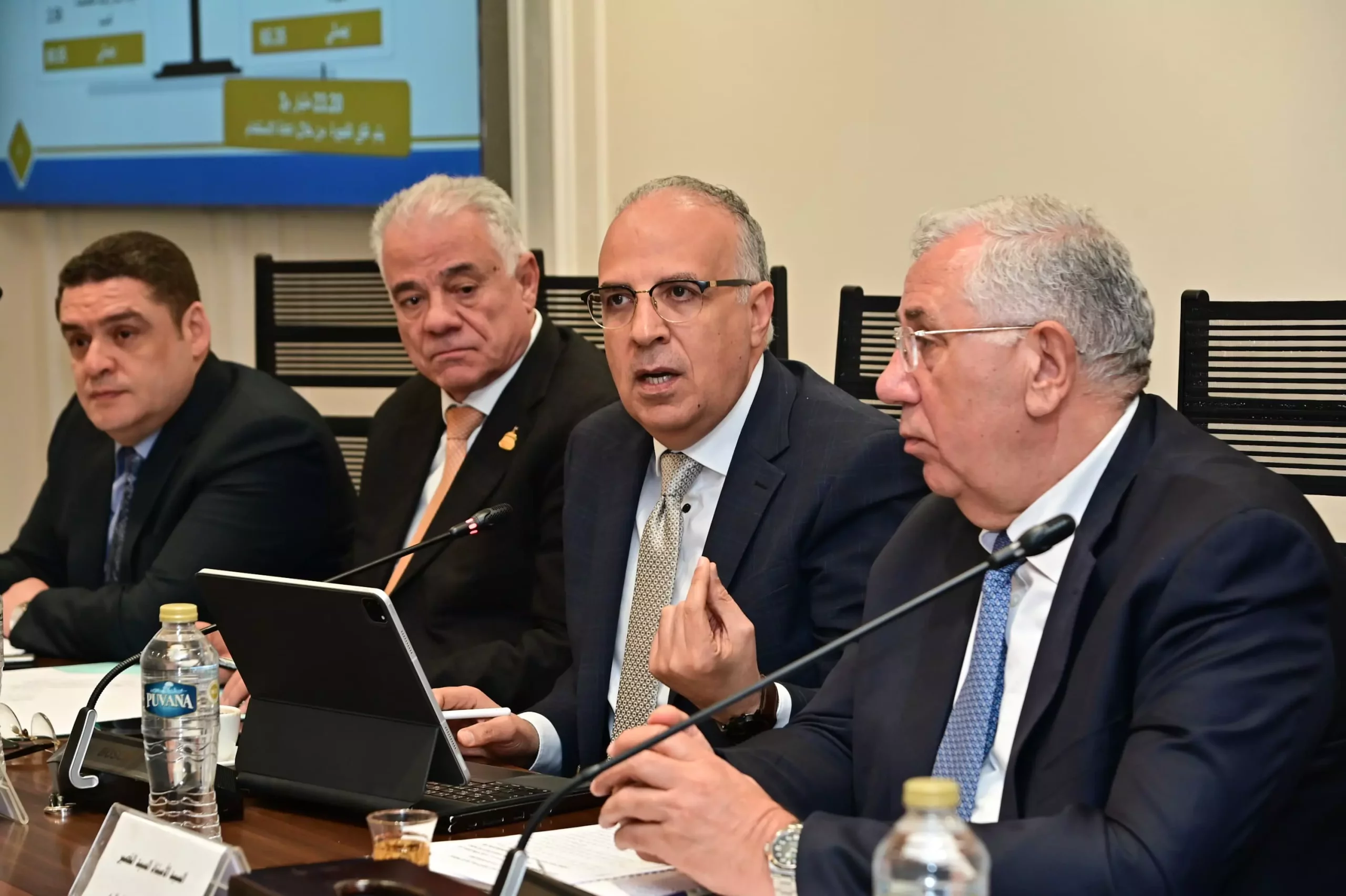 346279e57b4e3d5c3569715fde35d3b9