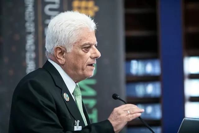 42f54e3789937a418b36221c2dbf1586