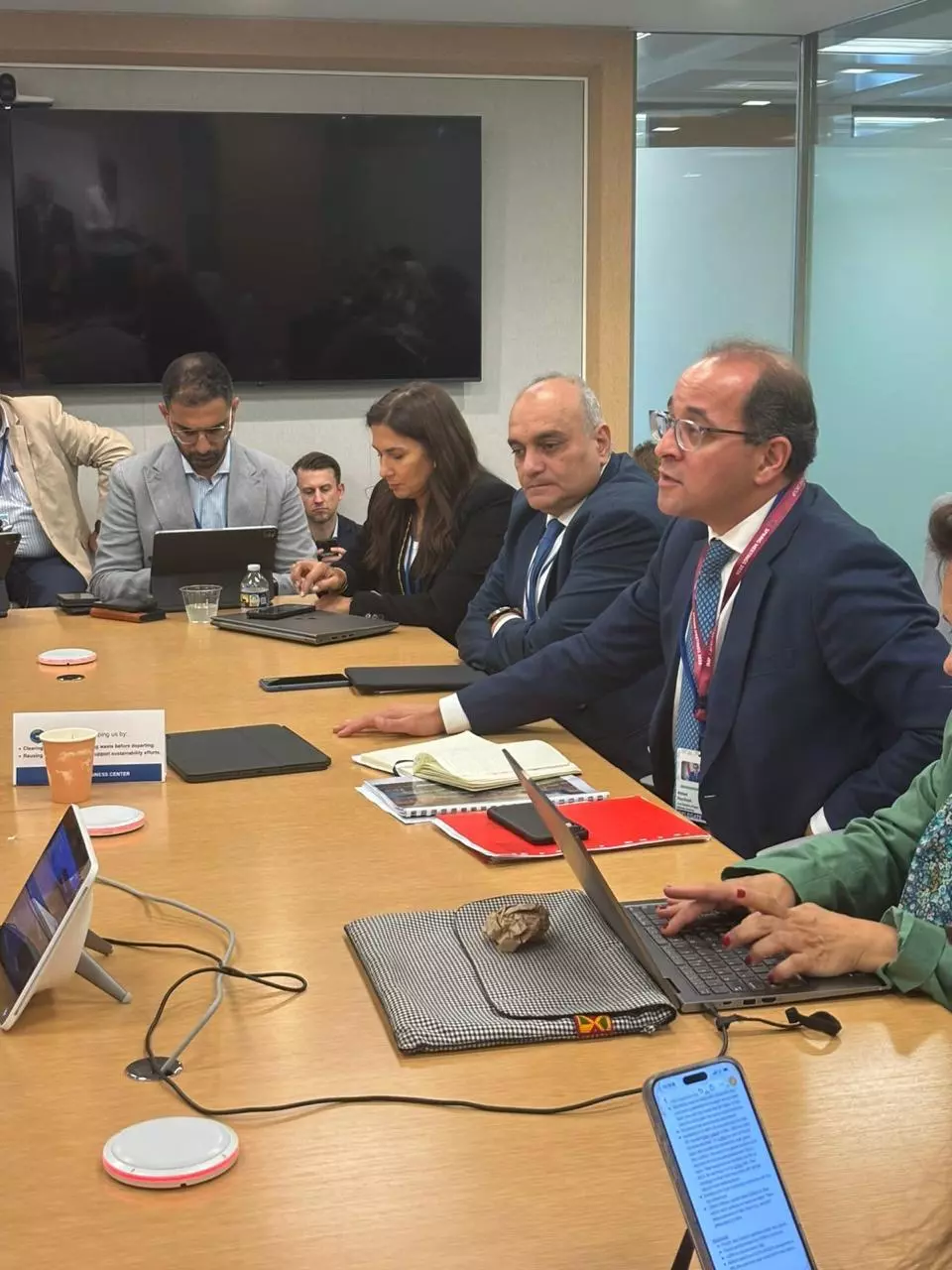 Aec9f824d5afe547d142ad9efd8ad23b