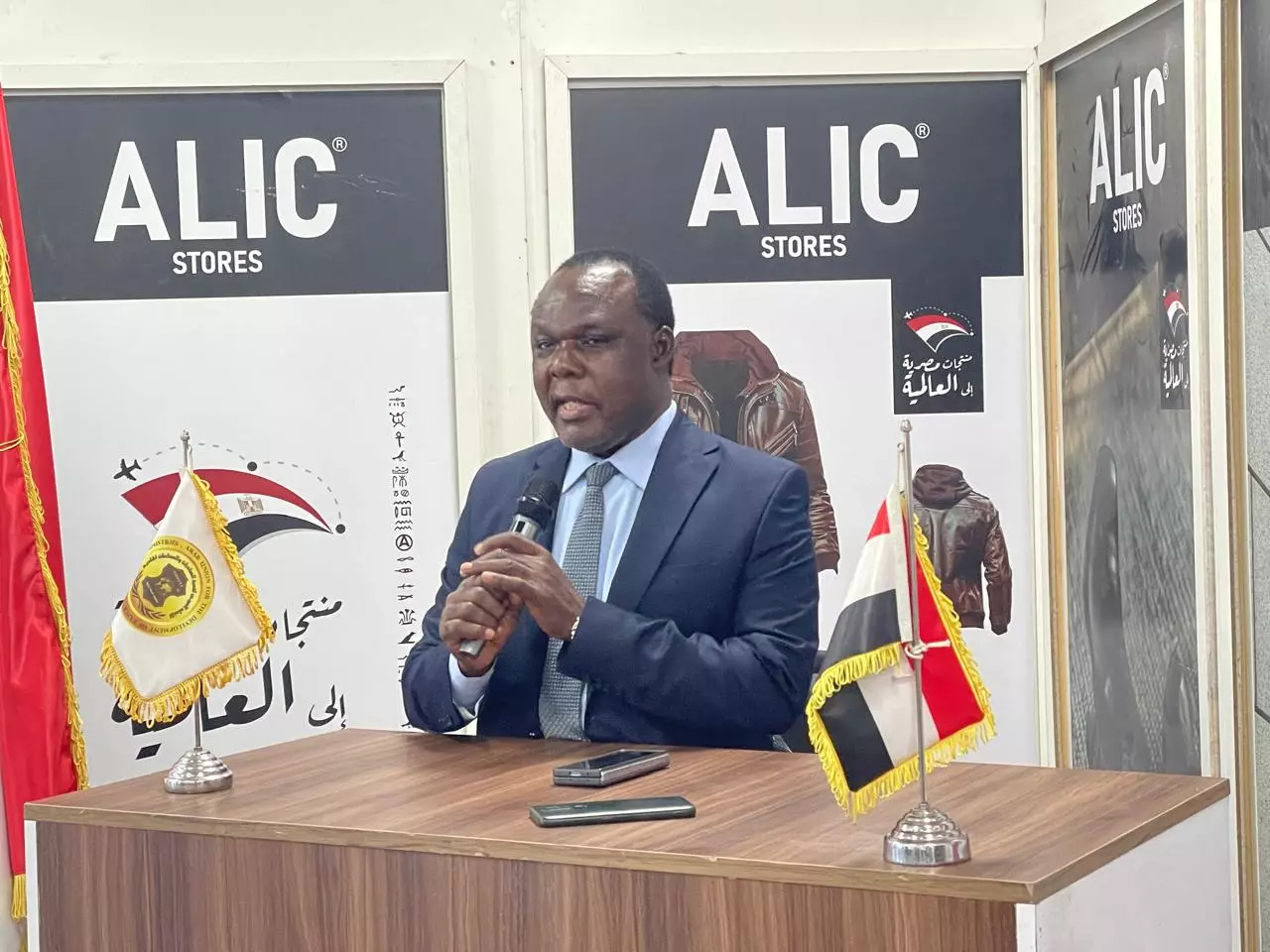 مدينة صناعة الجلود بالعاشر تستقبل وفدًا كينيًا لبحث التعاون الصناعي وزيادة معدلات التصدير